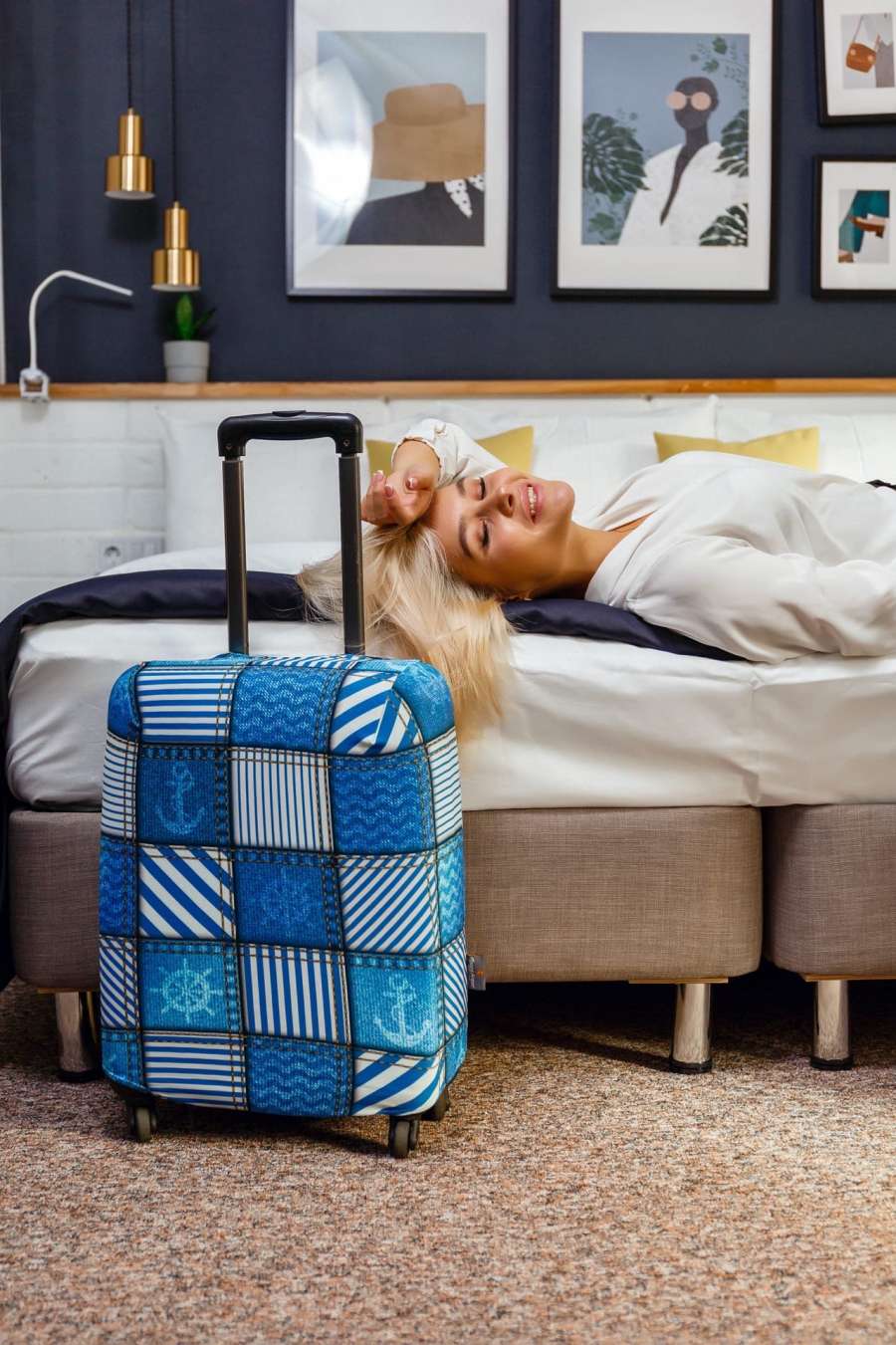 Чехол для чемодана — отличная альтернатива пленке