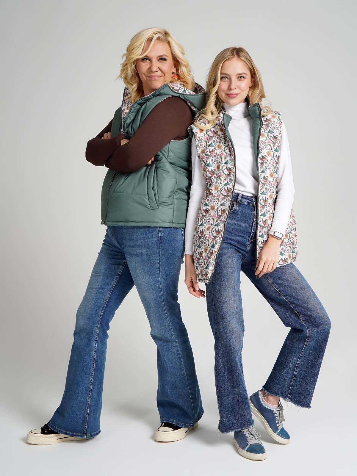 Жилетка двухсторонняя с капюшоном "Жар-птица"