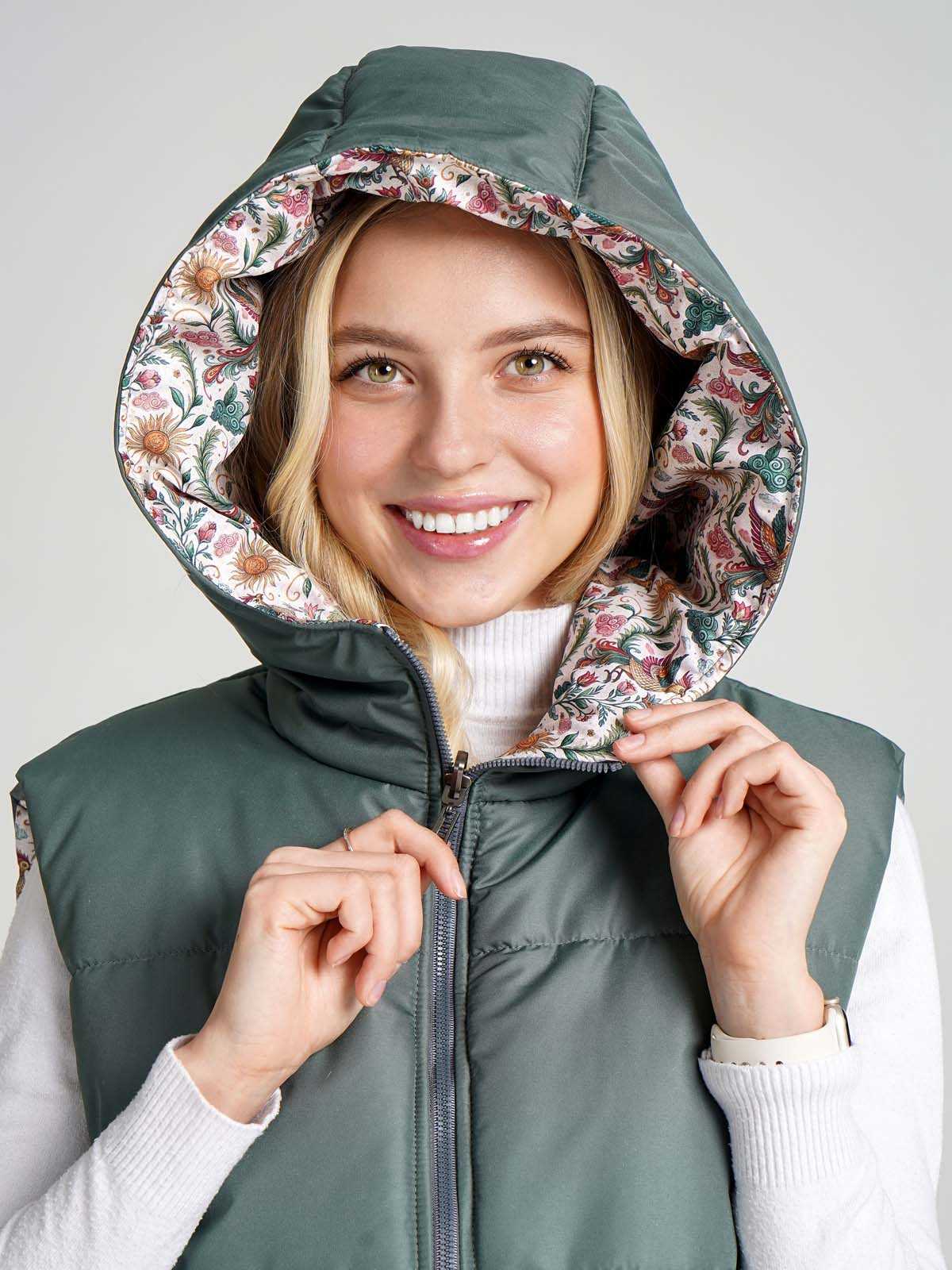 Жилетка двухсторонняя с капюшоном "Жар-птица"