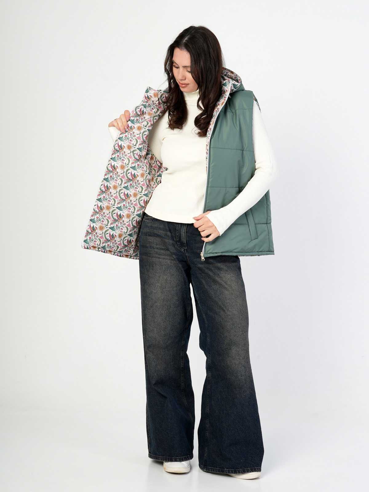 Жилетка двухсторонняя с отстегивающимся капюшоном "Жар-птица" ПРЕДЗАКАЗ