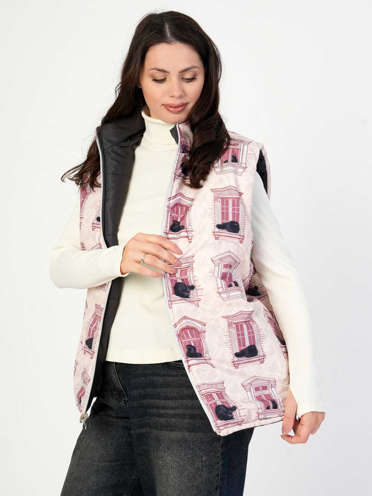 Жилетка двухсторонняя с отстегивающимся капюшоном "Кошки в окошках" ПРЕДЗАКАЗ